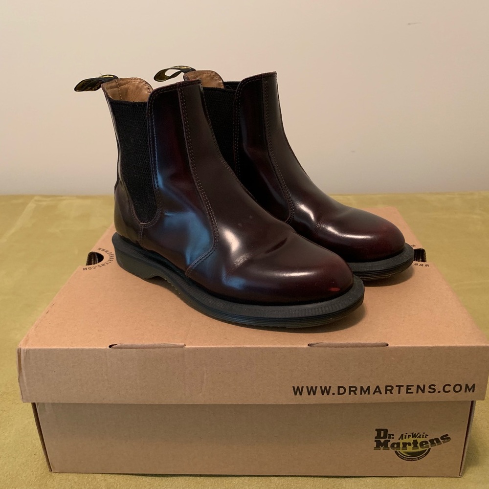 Dr. Martens Chelsea Boot Women’s 6 / UK 4